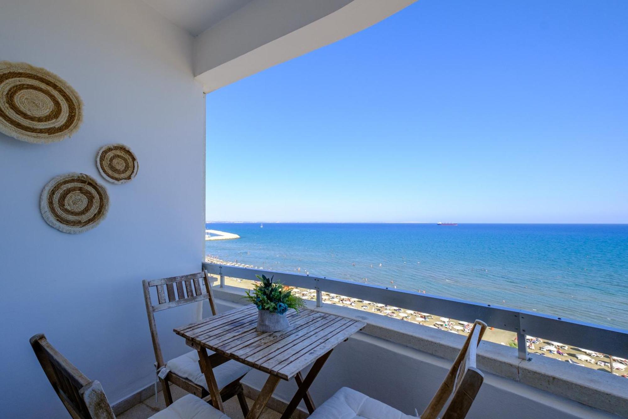 Lazuli Sea View Beachfront- Ap 61 Λάρνακα Εξωτερικό φωτογραφία