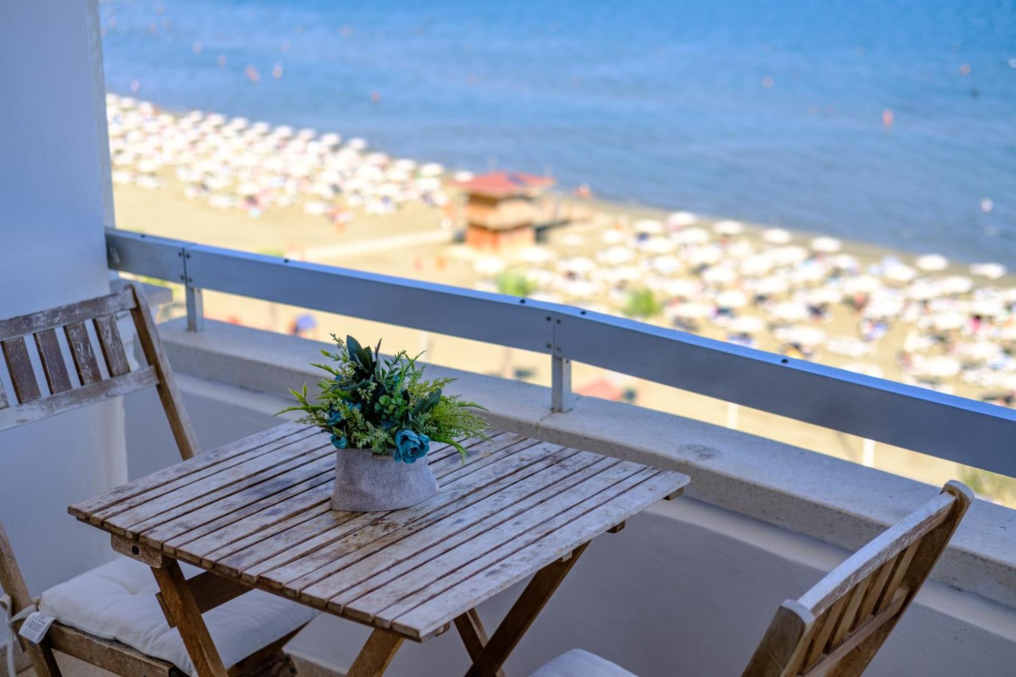 Lazuli Sea View Beachfront- Ap 61 Λάρνακα Εξωτερικό φωτογραφία