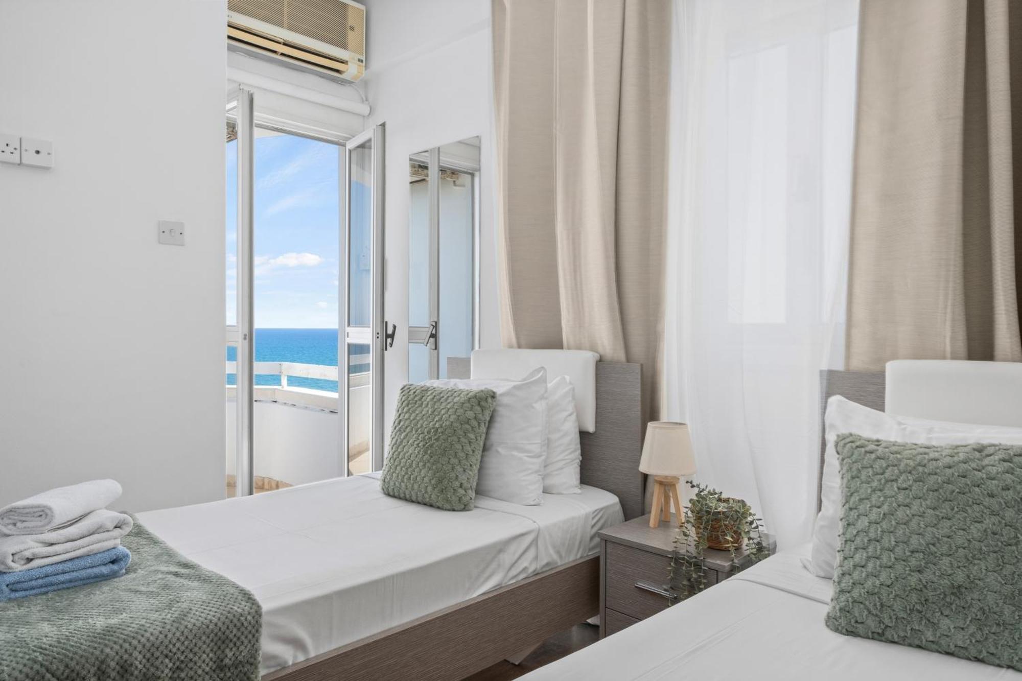 Lazuli Sea View Beachfront- Ap 61 Λάρνακα Εξωτερικό φωτογραφία