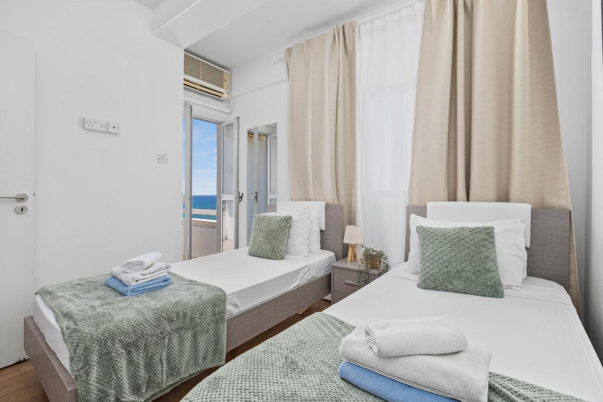Lazuli Sea View Beachfront- Ap 61 Λάρνακα Εξωτερικό φωτογραφία
